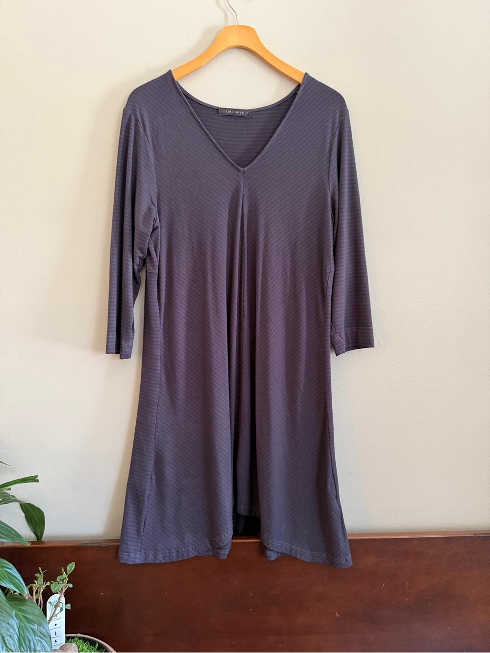 Cut Loose Purple  V-Neck Tunic Top Size L Rayon Blend Soft Comfortable